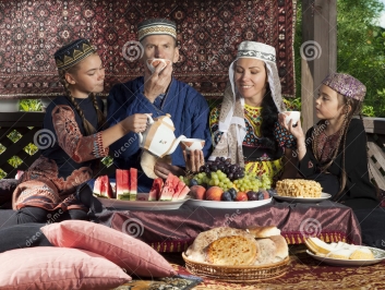 Семья Узбекистана имеет завтрак Стоковое Изображение - изображение  насчитывающей пепельнообразные, семья: 59019615